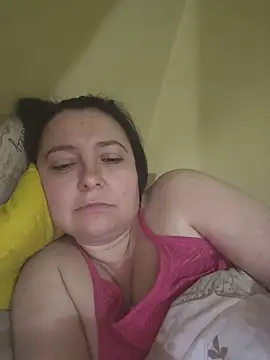 EmmaEmmy40 online show from May 28, 2026, 5:52 pm