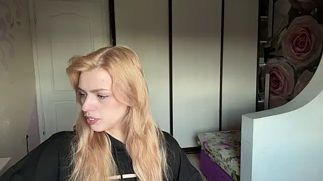 Snapshot of ScarlettRosy chatting on May 16, 2026, 3:05 am ScarlettRosy online show from May 16, 2026, 3:05 am