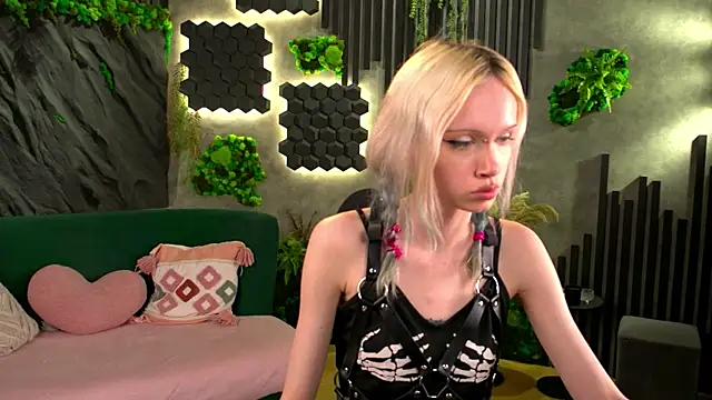 Snapshot of shishka_angel chatting on May 22, 2026, 6:22 am shishka angel online show from May 22, 2026, 6:22 am