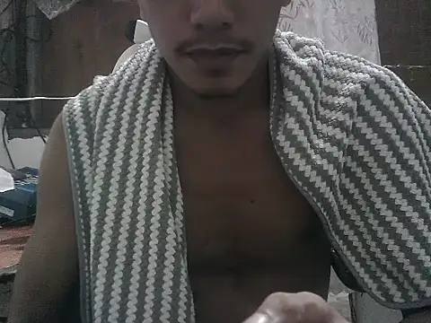 Snapshot of Daddyyum_12 chatting on May 19, 2026, 5:42 pm Daddyyum 12 online show from May 19, 2026, 5:42 pm