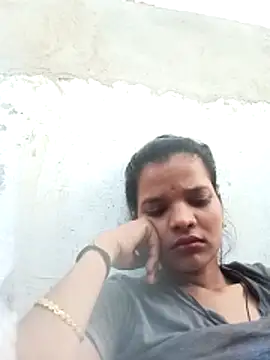 Snapshot of Student_garl_1 chatting on June 7, 2026, 1:16 pm Student garl 1 online show from June 7, 2026, 1:16 pm