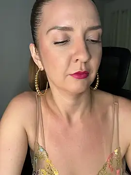 Snapshot of therealgingerr chatting on July 11, 2026, 1:28 am therealgingerr online show from July 11, 2026, 1:28 am