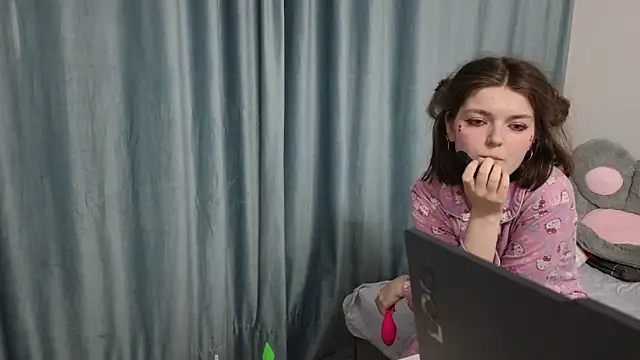 Annpopsy online show from May 3, 2026, 6:55 pm