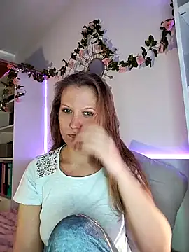 Snapshot of Candy_Cougar chatting on June 1, 2026, 6:46 am Candy Cougar online show from June 1, 2026, 6:46 am