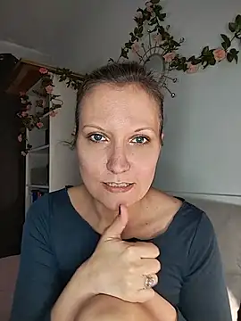 Snapshot of Candy_Cougar chatting on June 6, 2026, 6:51 am Candy Cougar online show from June 6, 2026, 6:51 am