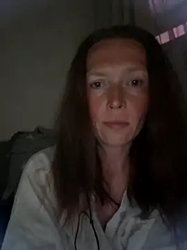MillaSmileX online show from May 13, 2026, 5:31 pm