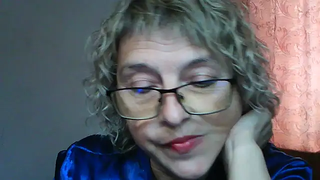 ElizabethGorden online show from June 17, 2026, 5:40 am