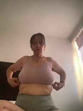 Soy Camila8 online show from May 12, 2026, 12:33 pm