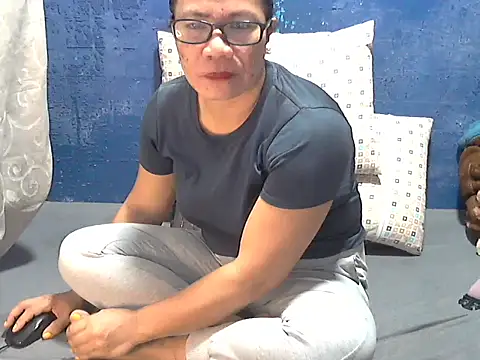 Snapshot of hotchilimom chatting on June 1, 2026, 11:48 pm hotchilimom online show from June 1, 2026, 11:48 pm