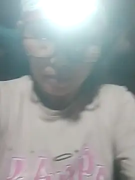 yeuanh1 online show from July 4, 2026, 1:37 pm