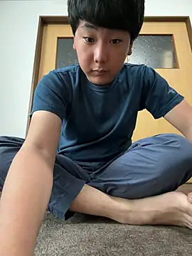 Snapshot of YuuYuu_010 chatting on June 8, 2026, 8:53 pm YuuYuu 010 online show from June 8, 2026, 8:53 pm
