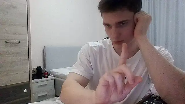 ArtemDL online show from May 9, 2026, 4:43 pm