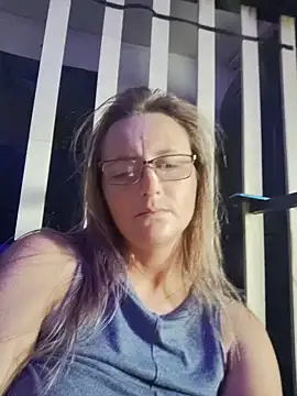 Queenle91 online show from May 31, 2026, 8:09 pm