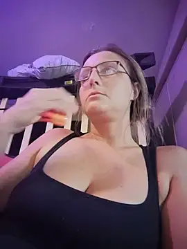 Queenle91 online show from June 4, 2026, 12:37 am