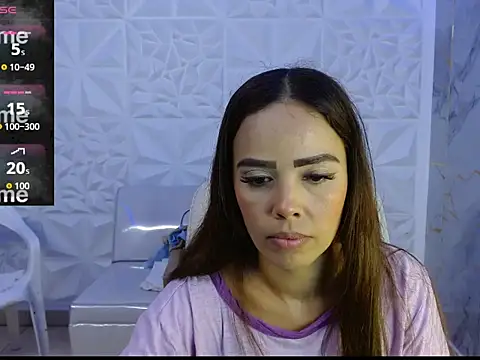 Snapshot of naomis_36 chatting on May 19, 2026, 2:24 pm naomis 36 online show from May 19, 2026, 2:24 pm