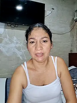 Snapshot of Rosa1079 chatting on May 18, 2026, 3:17 am Rosa1079 online show from May 18, 2026, 3:17 am