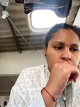 Snapshot of Selene_Voon_ chatting on June 5, 2026, 9:31 pm Selene Voon online show from June 5, 2026, 9:31 pm