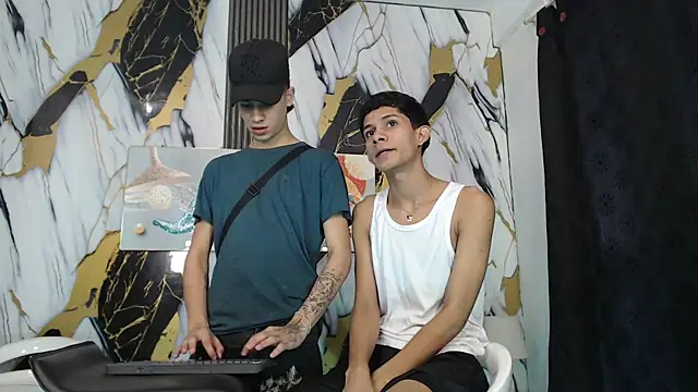 Snapshot of TWINKS_BOYSX chatting on May 28, 2026, 3:07 pm TWINKS BOYSX online show from May 28, 2026, 3:07 pm