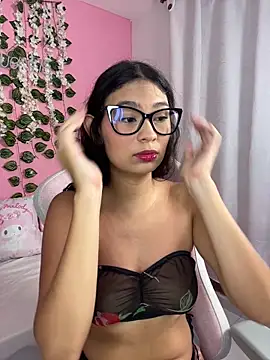Snapshot of melody_flowers18 chatting on June 14, 2026, 2:35 am melody flowers18 online show from June 14, 2026, 2:35 am