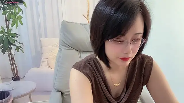 Snapshot of Naomi_Z chatting on May 27, 2026, 11:23 pm Naomi Z online show from May 27, 2026, 11:23 pm