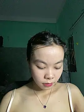 Snapshot of Cry_sexy chatting on June 3, 2026, 9:32 am Cry sexy online show from June 3, 2026, 9:32 am
