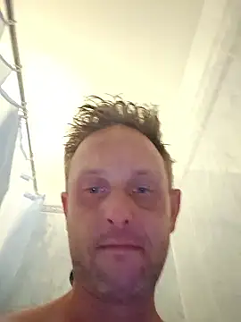 Marcin43w online show from May 15, 2026, 7:56 pm