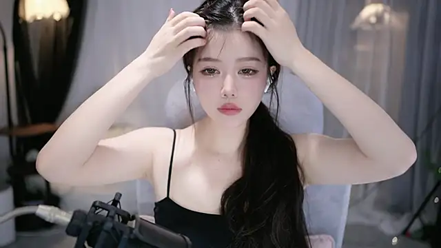 Cecily2 online show from May 25, 2026, 4:56 am