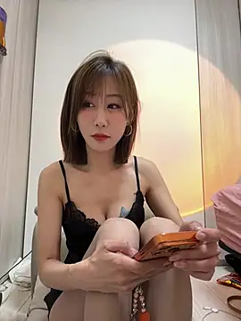 Snapshot of yumi44234 chatting on May 6, 2026, 6:28 am yumi44234 online show from May 6, 2026, 6:28 am