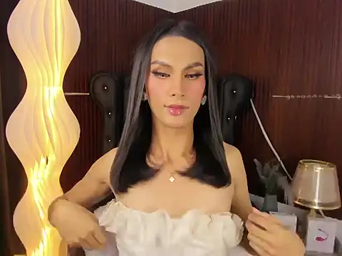 Snapshot of Estella_Hilton chatting on June 13, 2026, 11:30 am Estella Hilton online show from June 13, 2026, 11:30 am