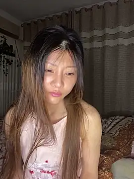 Snapshot of honeypeach666 chatting on May 6, 2026, 2:21 pm honeypeach666 online show from May 6, 2026, 2:21 pm