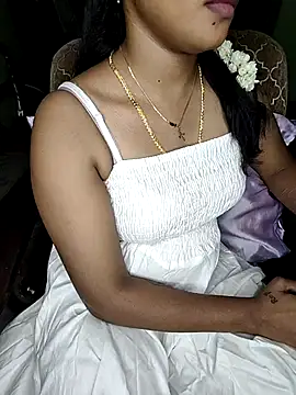 Tamil  Thara003 online show from June 3, 2026, 4:23 pm