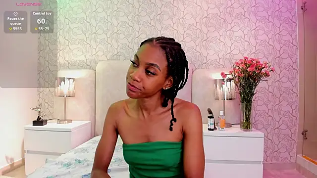 Snapshot of Hannah_Williams_ chatting on June 3, 2026, 2:33 pm Hannah Williams online show from June 3, 2026, 2:33 pm