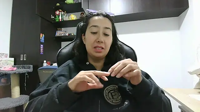 Snapshot of saramaSS chatting on May 27, 2026, 4:09 am saramaSS online show from May 27, 2026, 4:09 am