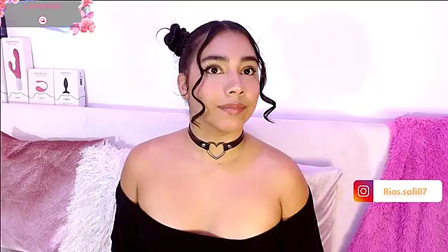  Sofi Rios  online show from May 10, 2026, 6:39 am