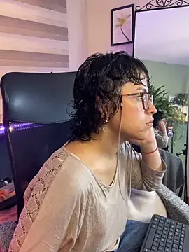 Lusiana   online show from May 25, 2026, 1:10 pm