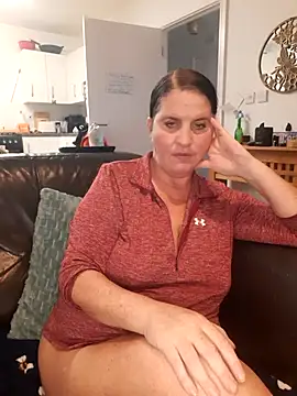 Snapshot of Velvet-Milf chatting on June 19, 2026, 4:02 pm Velvet-Milf online show from June 19, 2026, 4:02 pm
