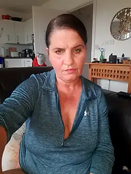 Snapshot of Velvet-Milf chatting on June 18, 2026, 3:39 pm Velvet-Milf online show from June 18, 2026, 3:39 pm