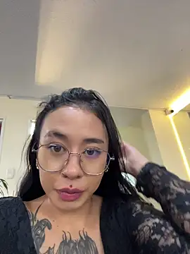 Snapshot of Zafiro-fire chatting on May 11, 2026, 4:04 pm Zafiro-fire online show from May 11, 2026, 4:04 pm