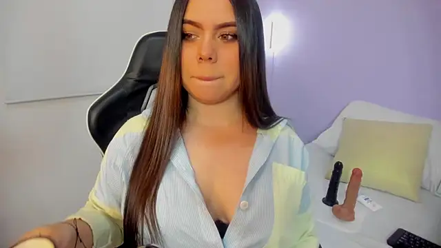 Snapshot of luna_blazze_ chatting on June 20, 2026, 12:32 pm luna blazze online show from June 20, 2026, 12:32 pm