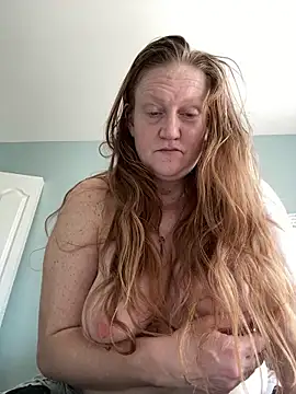 Kellilyn10 online show from May 18, 2026, 4:12 pm