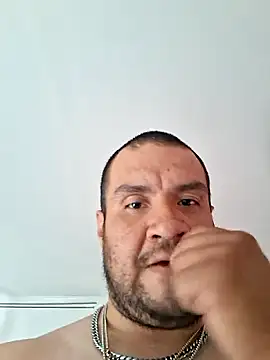 Snapshot of Almircorral2211 chatting on May 27, 2026, 10:28 pm Almircorral2211 online show from May 27, 2026, 10:28 pm