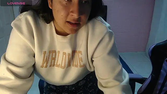 celeste16092020 online show from May 11, 2026, 4:04 pm