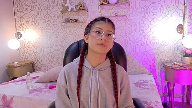 Snapshot of zoeecarter_ chatting on May 11, 2026, 11:44 am zoeecarter online show from May 11, 2026, 11:44 am