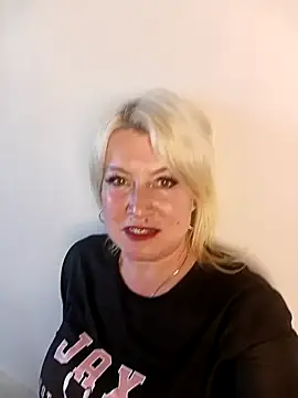 Snapshot of MollyyJoyy chatting on May 13, 2026, 2:46 pm MollyyJoyy online show from May 13, 2026, 2:46 pm