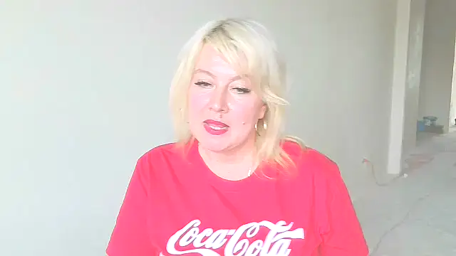 Snapshot of MollyyJoyy chatting on May 15, 2026, 2:59 pm MollyyJoyy online show from May 15, 2026, 2:59 pm