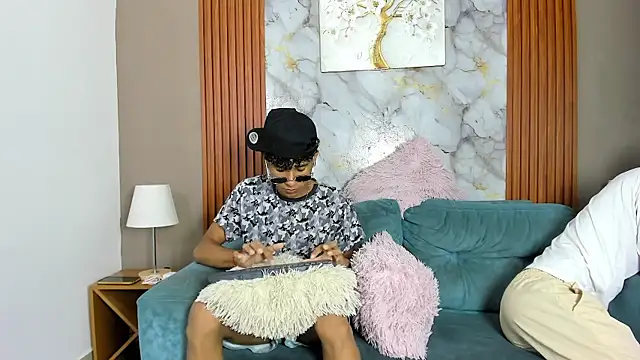 Snapshot of BOUL_GUYS chatting on May 13, 2026, 1:23 am BOUL GUYS online show from May 13, 2026, 1:23 am