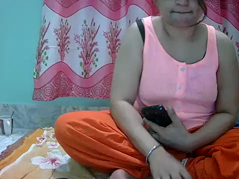 Snapshot of angelqueen19 chatting on May 11, 2026, 7:55 pm angelqueen19 online show from May 11, 2026, 7:55 pm