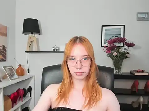 Snapshot of foxSonya chatting on June 3, 2026, 5:41 am foxSonya online show from June 3, 2026, 5:41 am