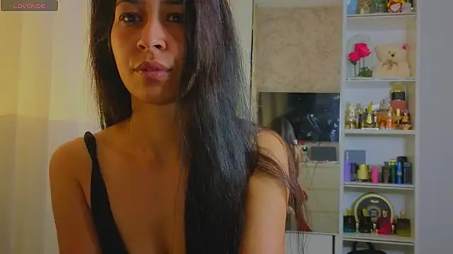Snapshot of YvisSweet chatting on May 22, 2026, 1:58 am YvisSweet online show from May 22, 2026, 1:58 am