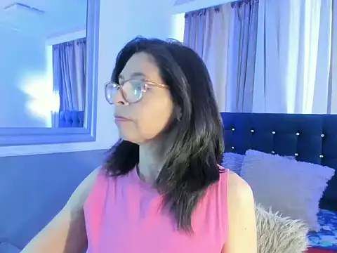 lena gray online show from June 17, 2026, 1:32 pm